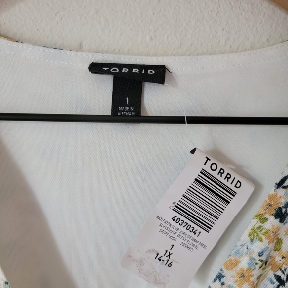 Torrid Maxi Rayon Slub Surplice Wrap Dress Ditzy Floral Plus Size 1X NWT - Picture 6 of 15